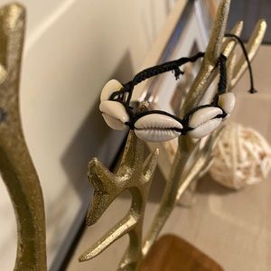 New Handmade Seashell Bracelet | Black